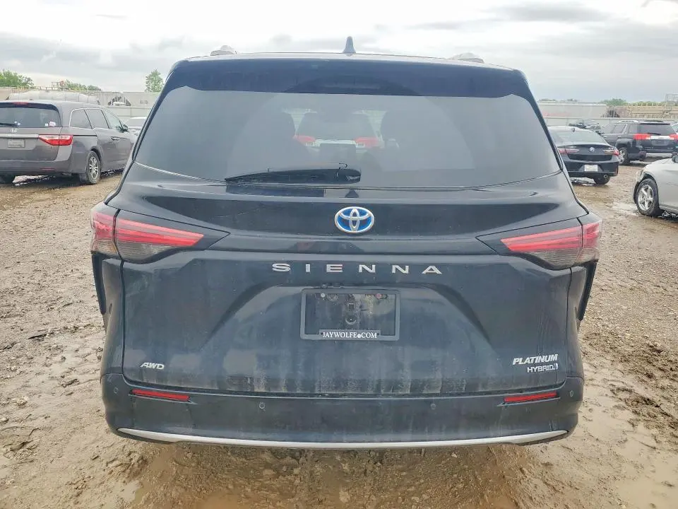 2021 TOYOTA SIENNA PLATINUM 7-PASSENGER  