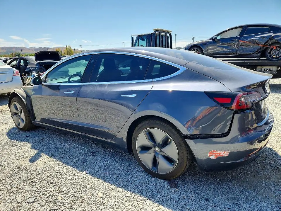 2018 TESLA MODEL 3   