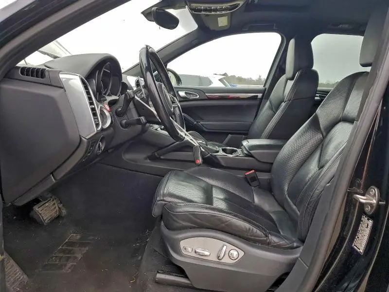 2016 PORSCHE CAYENNE   