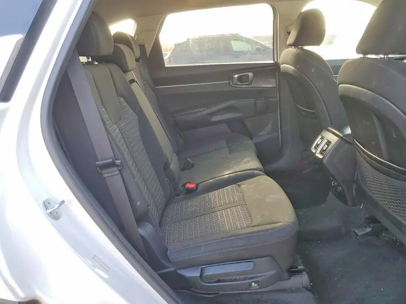 2022 KIA SORENTO LX  