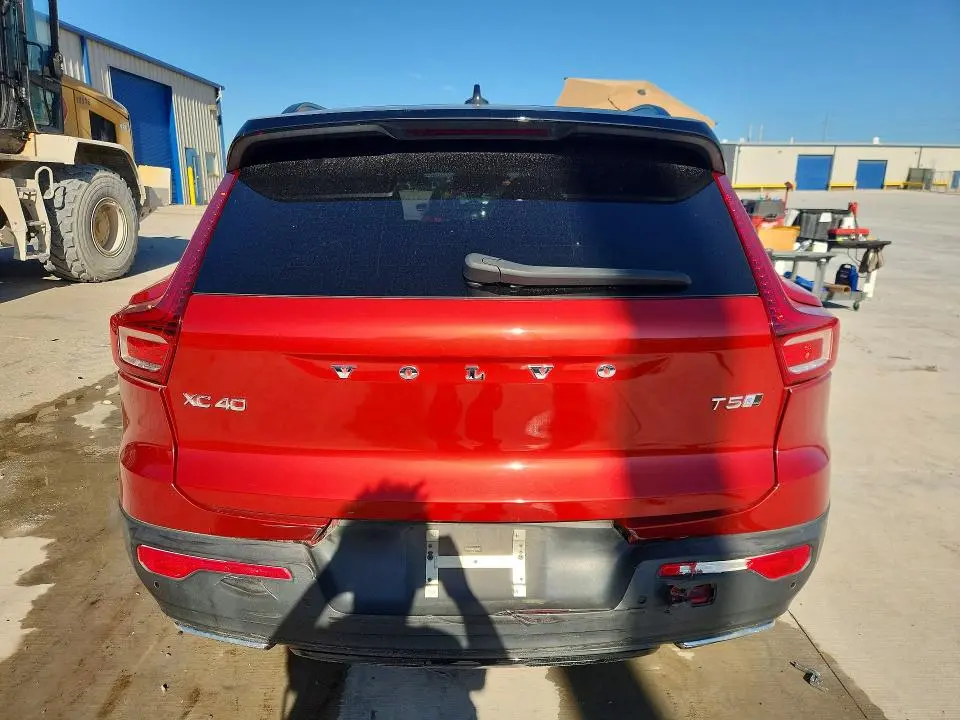 2019 VOLVO XC40 T5 R-DESIGN  