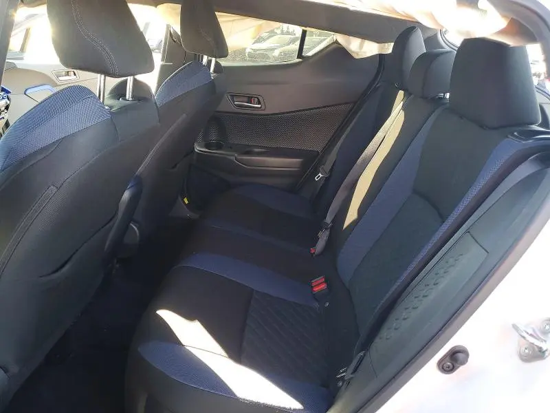 2021 TOYOTA C-HR XLE  