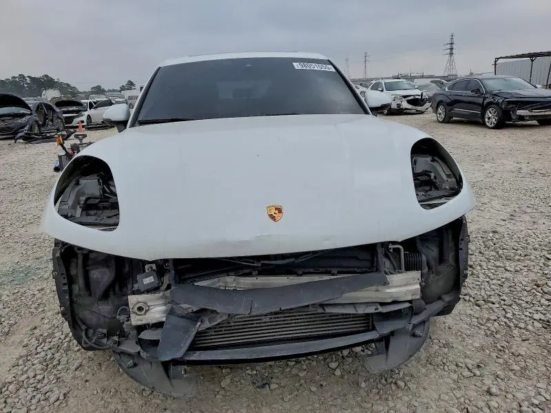 2019 PORSCHE MACAN   