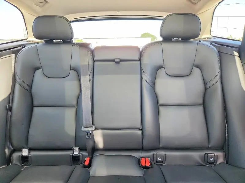 2025 VOLVO XC60 CORE  