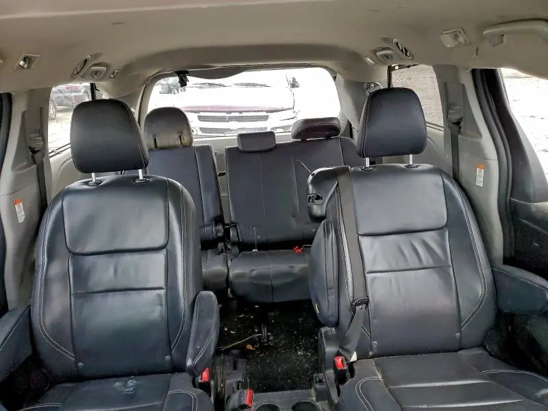 2015 TOYOTA SIENNA SPORT  