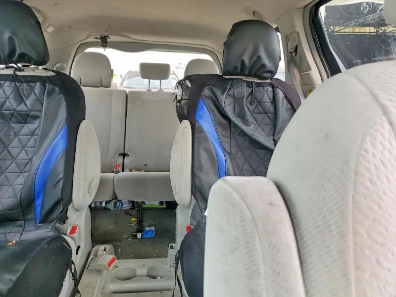 2011 TOYOTA SIENNA LE  