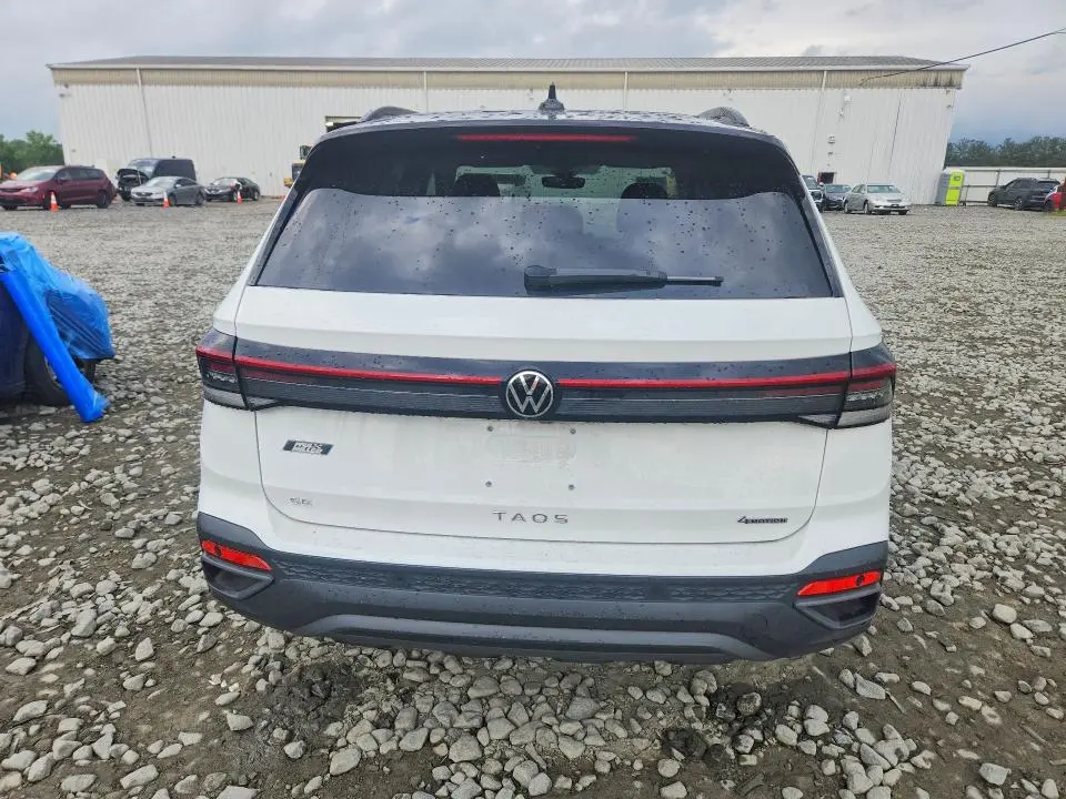 2025 VOLKSWAGEN TAOS SE BLACK  