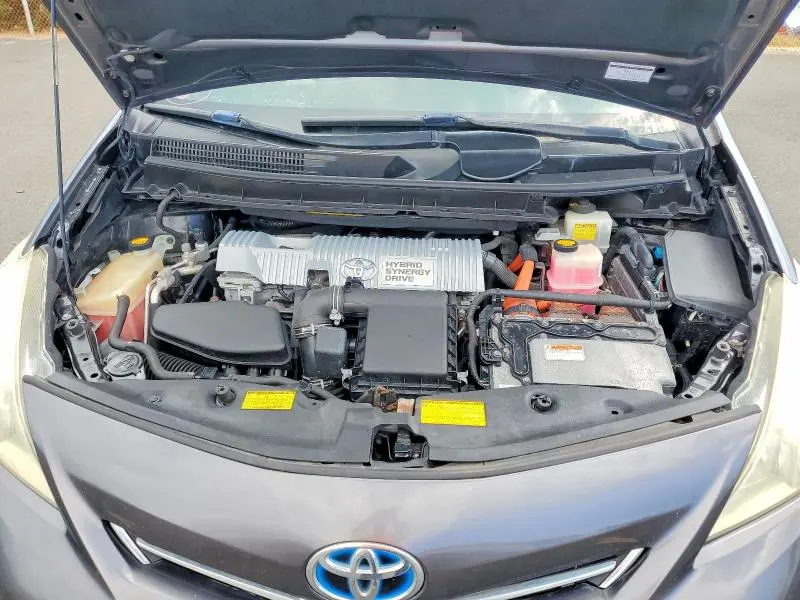 2012 TOYOTA PRIUS V TWO  