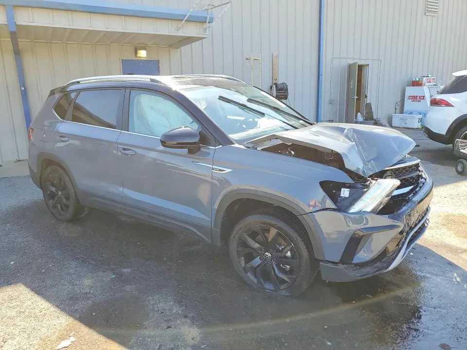 2024 VOLKSWAGEN TAOS SE  