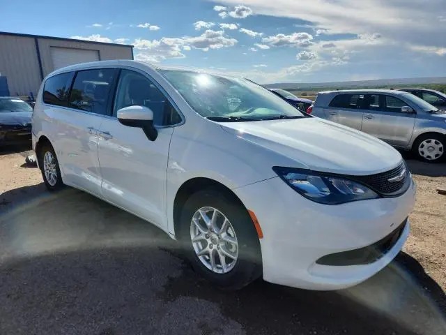 2023 CHRYSLER VOYAGER LX  