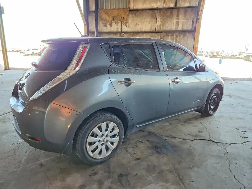 2015 NISSAN LEAF S  