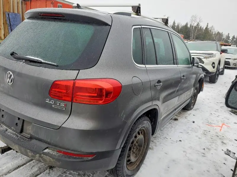 2015 VOLKSWAGEN TIGUAN S  