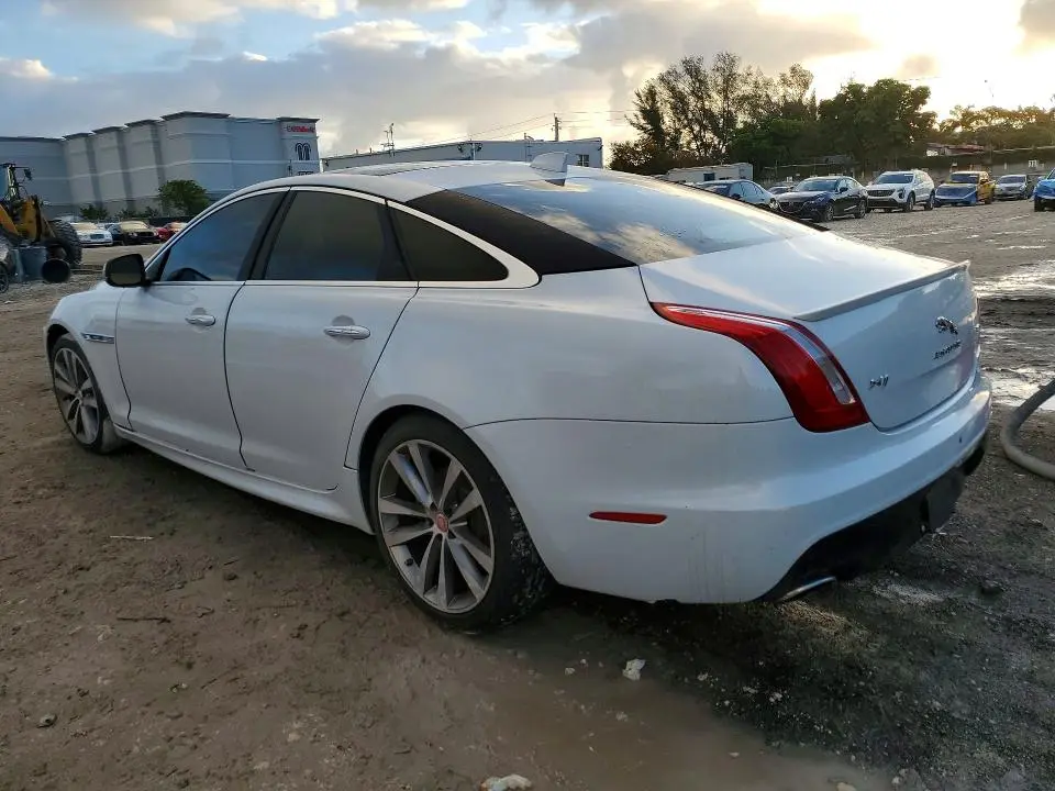 2016 JAGUAR XJ   