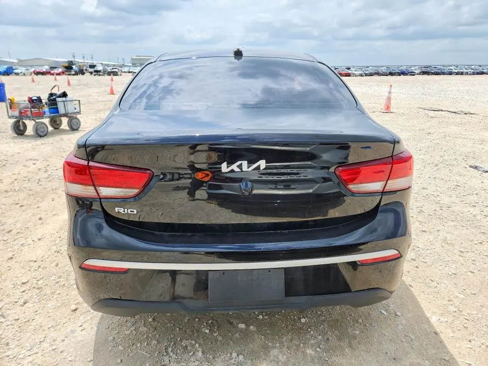 2022 KIA RIO S  