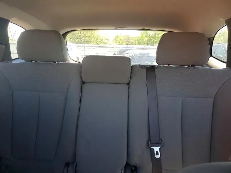 2011 HYUNDAI SANTA FE GLS  