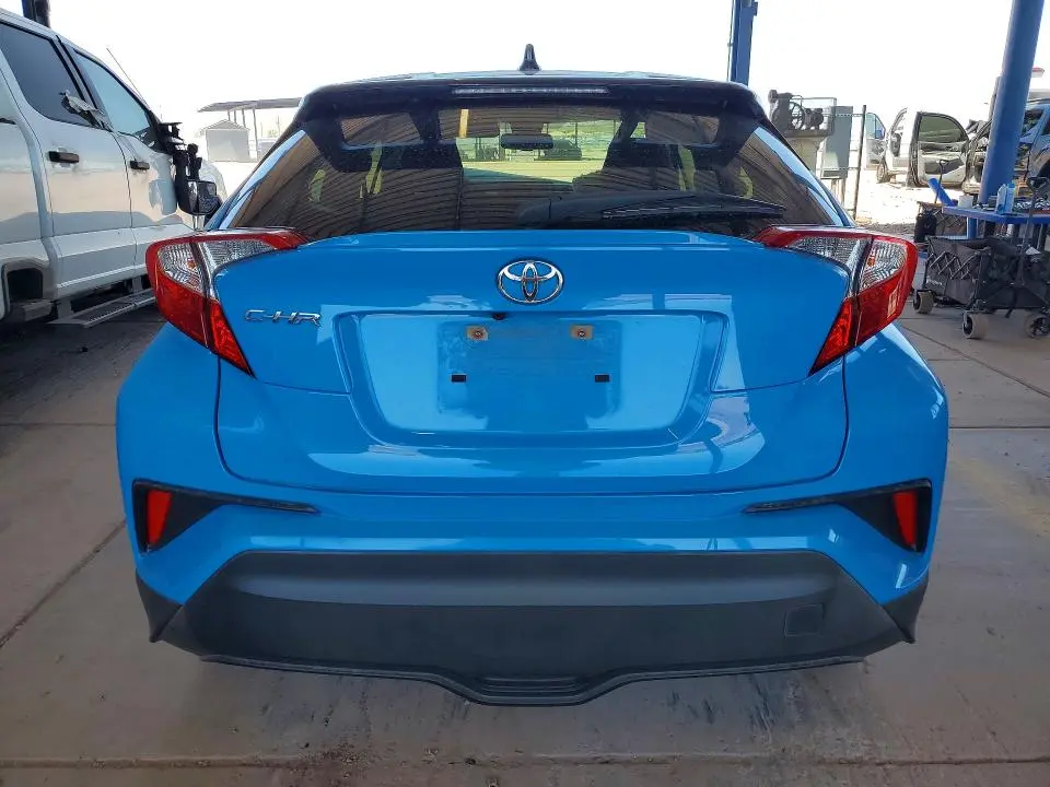 2019 TOYOTA C-HR XLE  