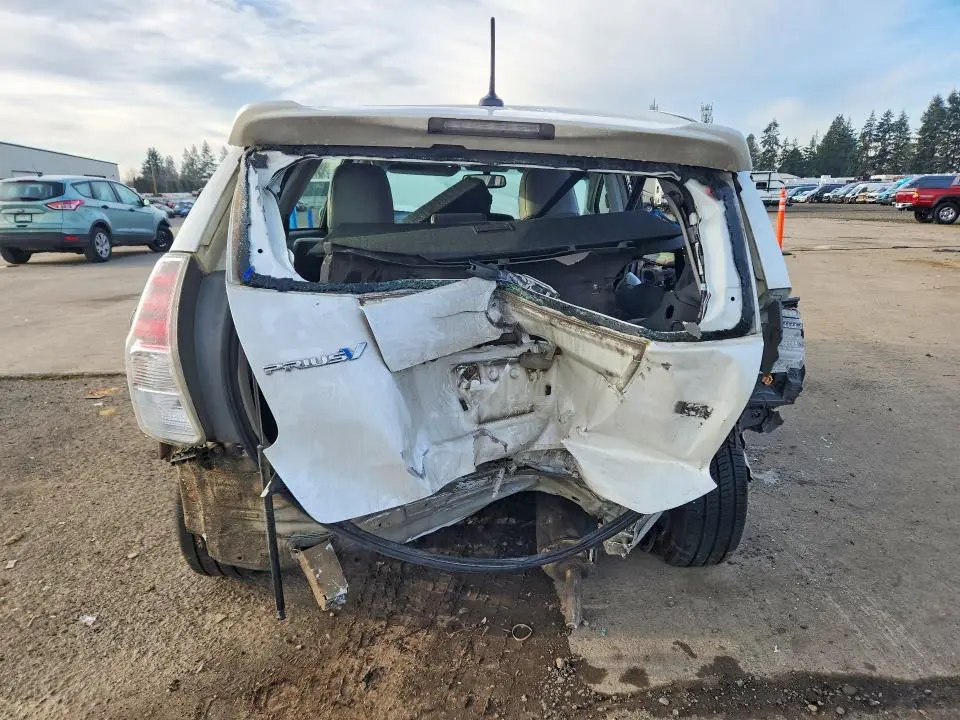 2016 TOYOTA PRIUS V FIVE  