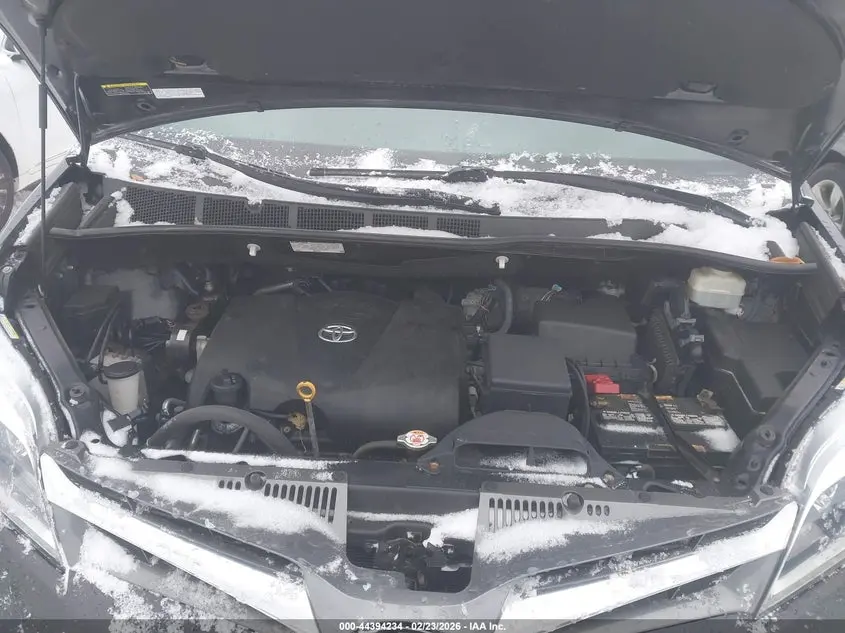 2019 TOYOTA SIENNA LIMITED PREMIUM 7 PASSENGER