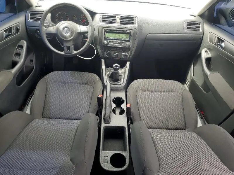 2011 VOLKSWAGEN JETTA BASE  