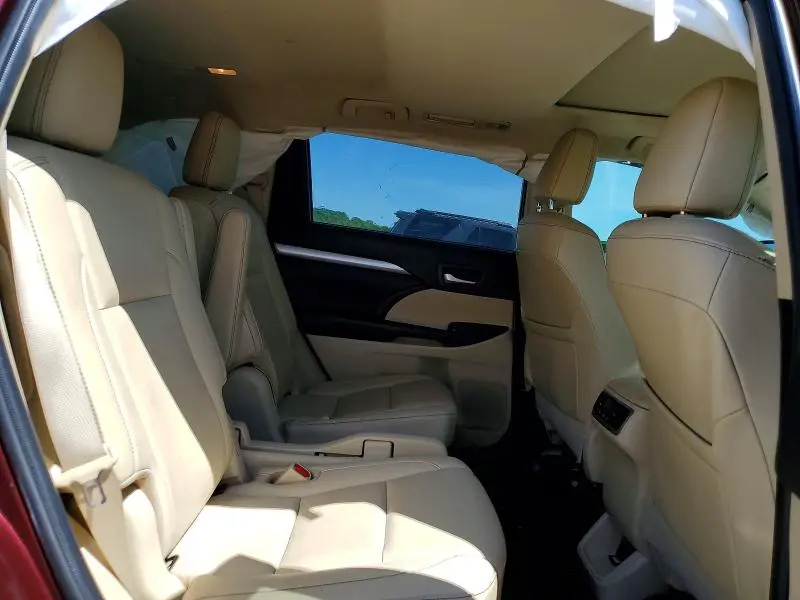 2019 TOYOTA HIGHLANDER XLE  