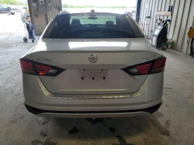 2021 NISSAN ALTIMA SV  