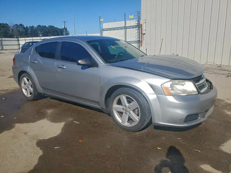 2013 DODGE AVENGER SE  