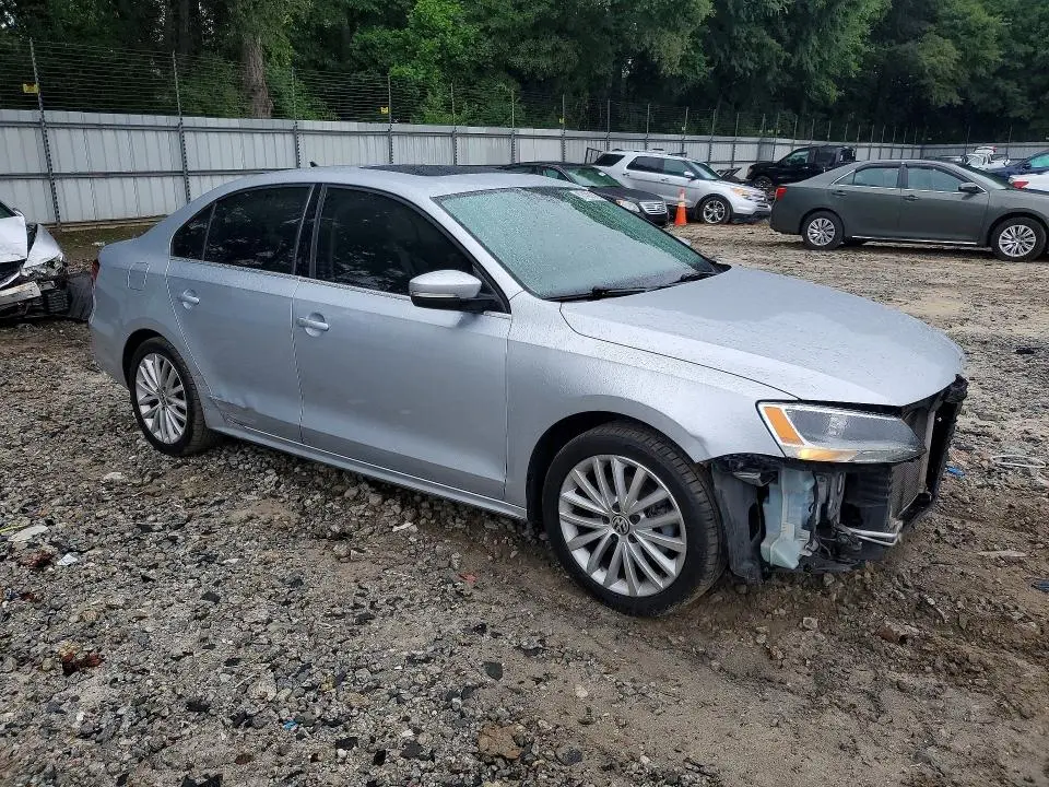 2016 VOLKSWAGEN JETTA SEL  