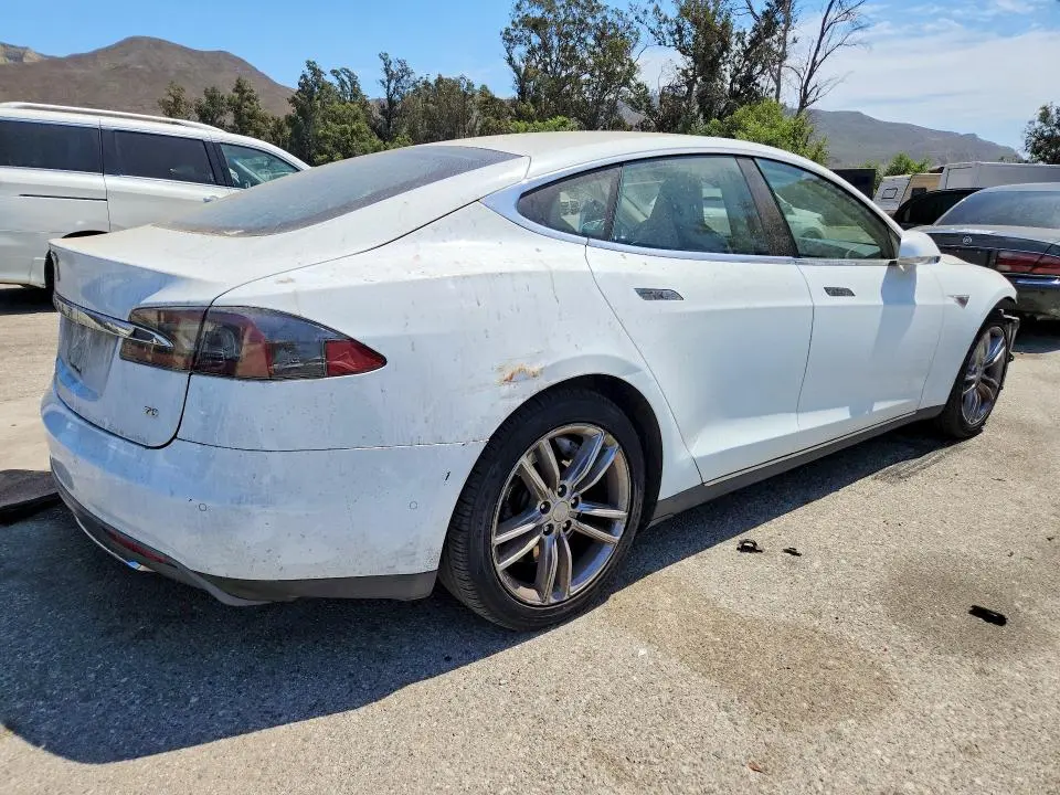 2015 TESLA MODEL S   