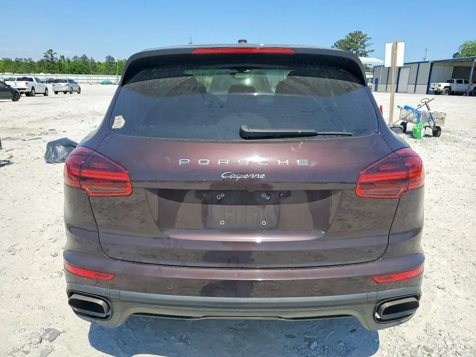 2018 PORSCHE CAYENNE   