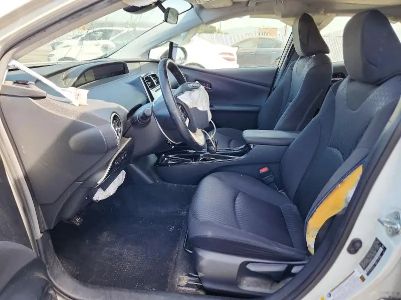 2018 TOYOTA PRIUS THREE  