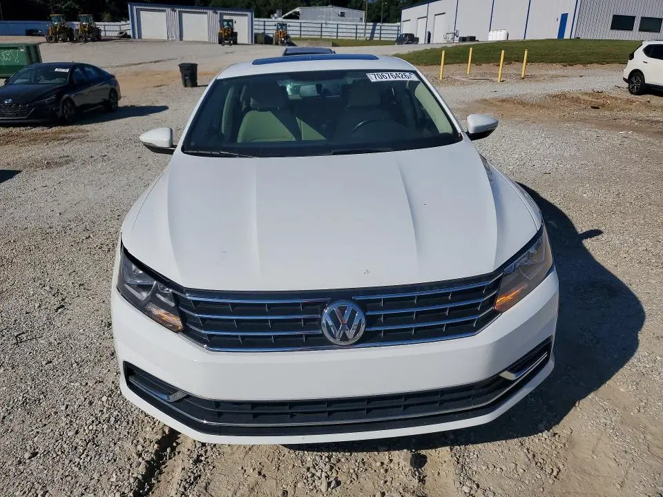 2019 VOLKSWAGEN PASSAT WOLFSBURG  