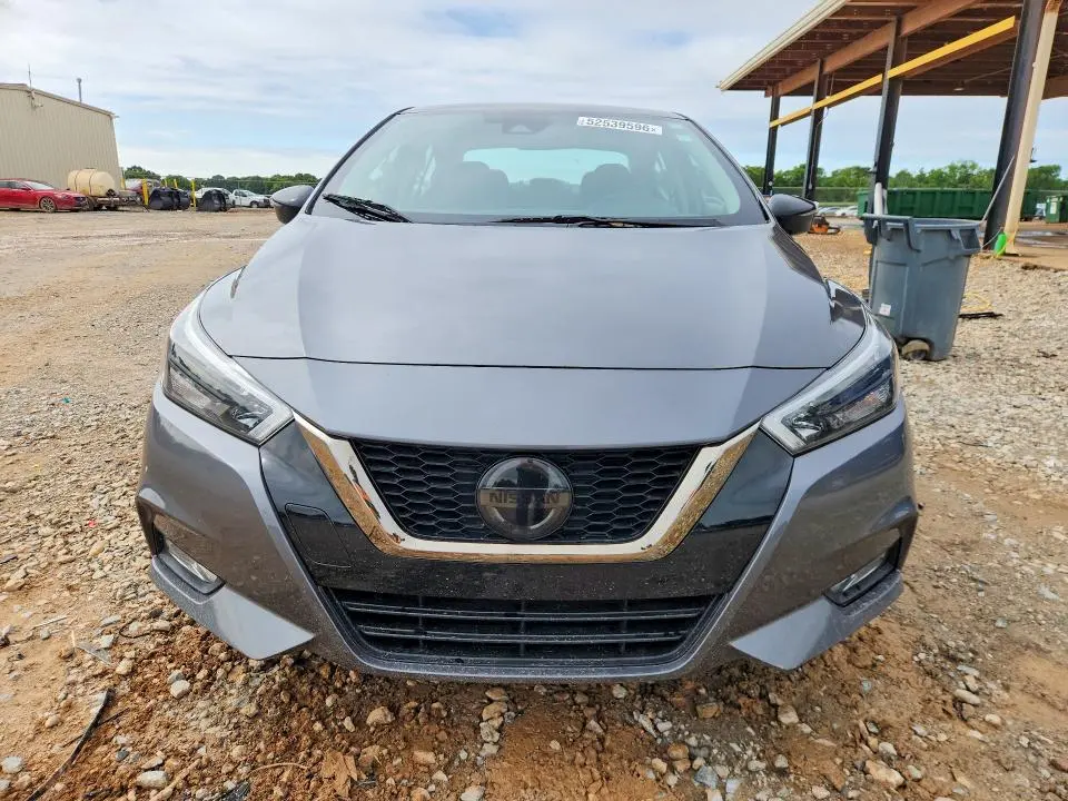 2021 NISSAN VERSA SR  