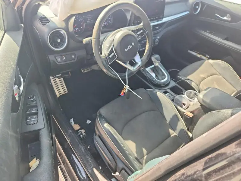 2023 KIA FORTE GT LINE  