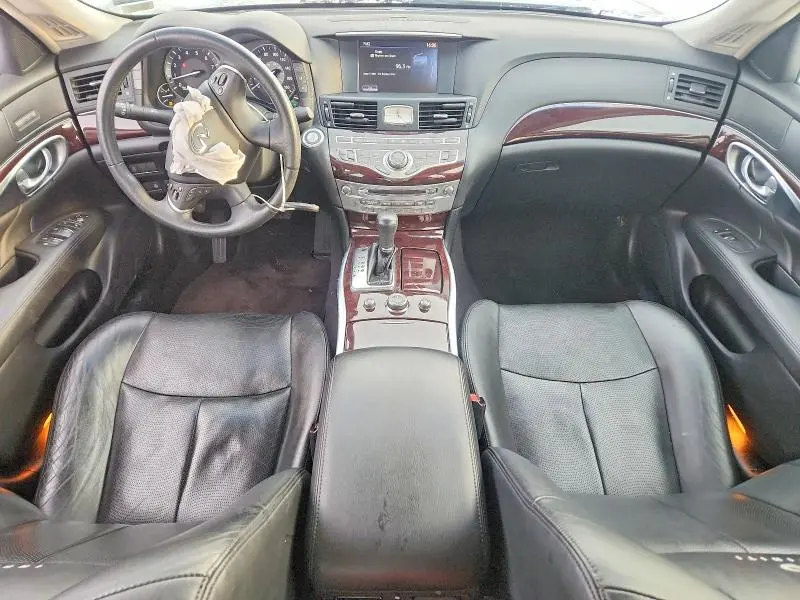 2011 INFINITI M37 X  