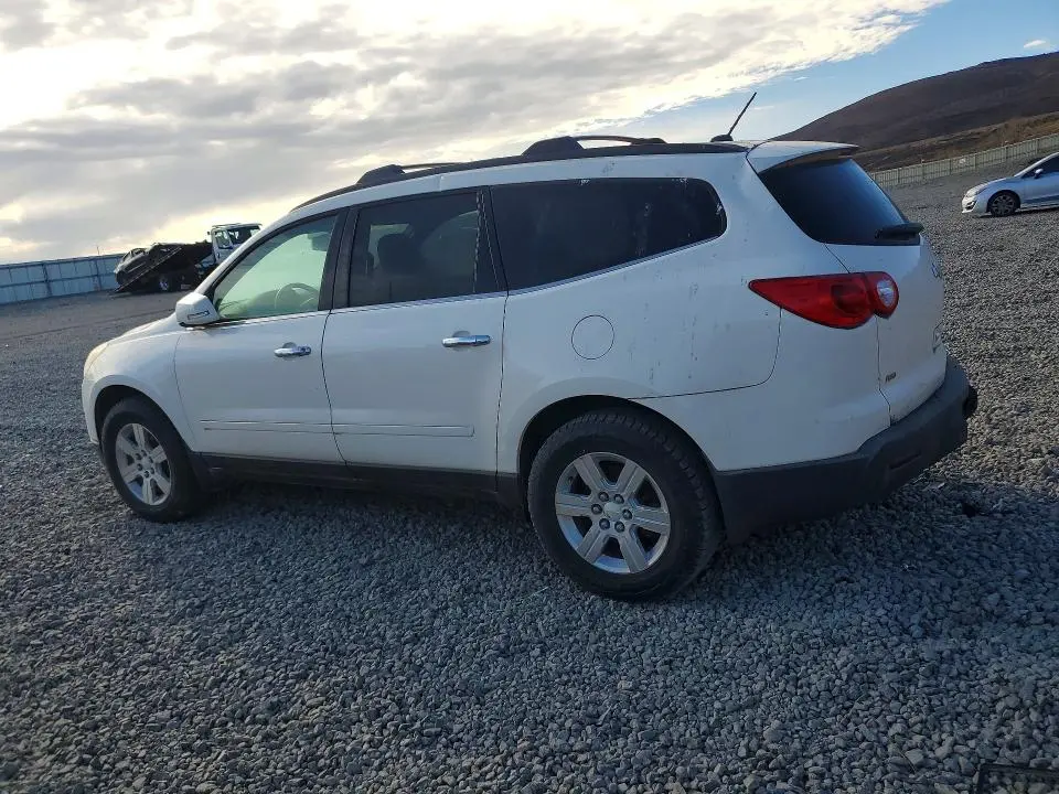 2010 CHEVROLET TRAVERSE LT  