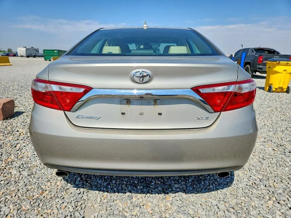 2015 TOYOTA CAMRY XLE V6  