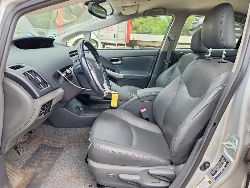 2010 TOYOTA PRIUS V  