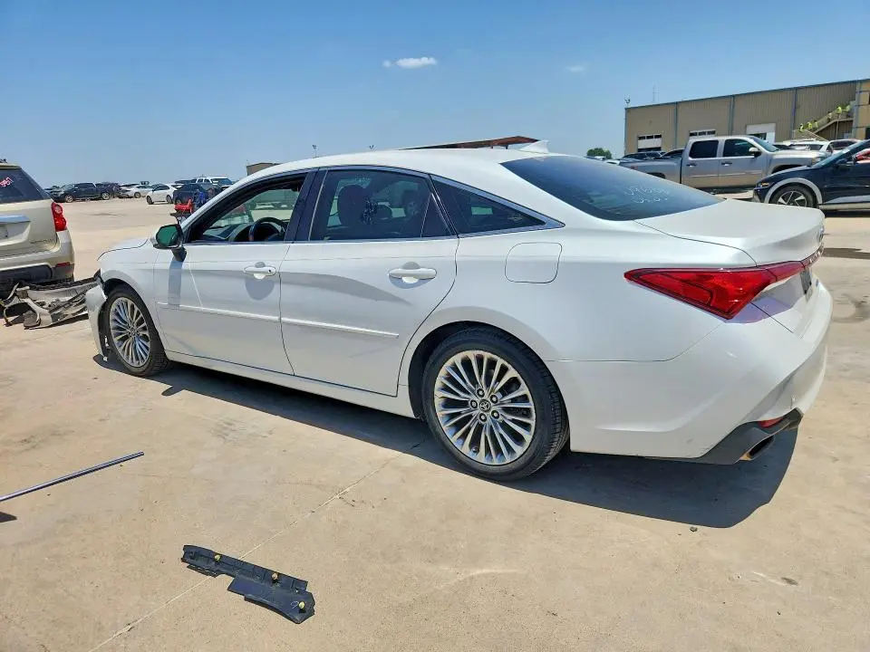 2019 TOYOTA AVALON LIMITED  
