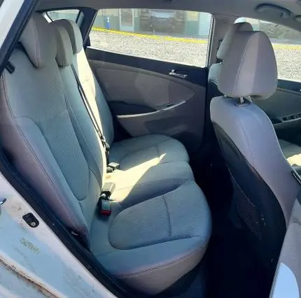 2012 HYUNDAI ACCENT SE  