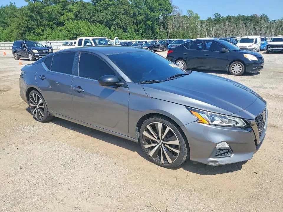 2021 NISSAN ALTIMA SR  