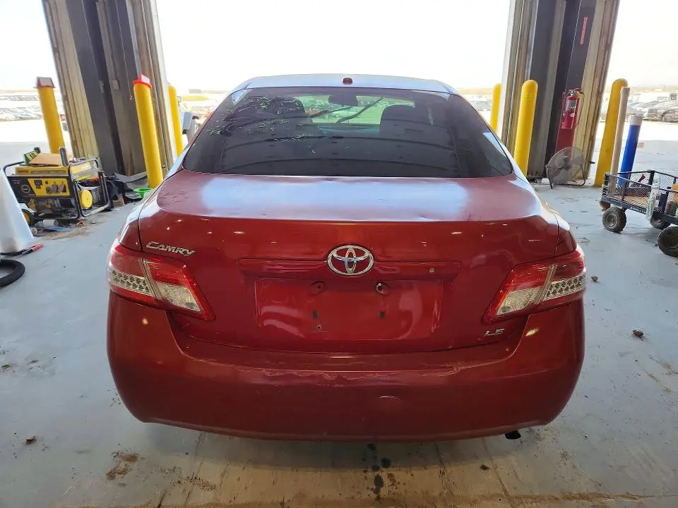2011 TOYOTA CAMRY LE  