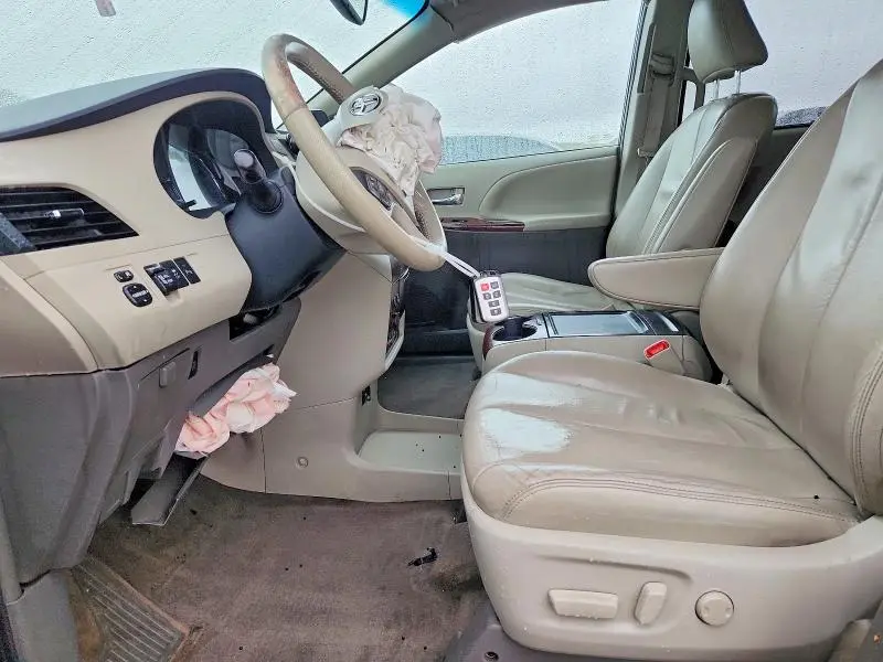 2012 TOYOTA SIENNA XLE 8-PASSENGER  