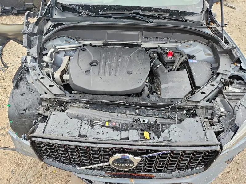 2022 VOLVO XC60 B5 R-DESIGN  