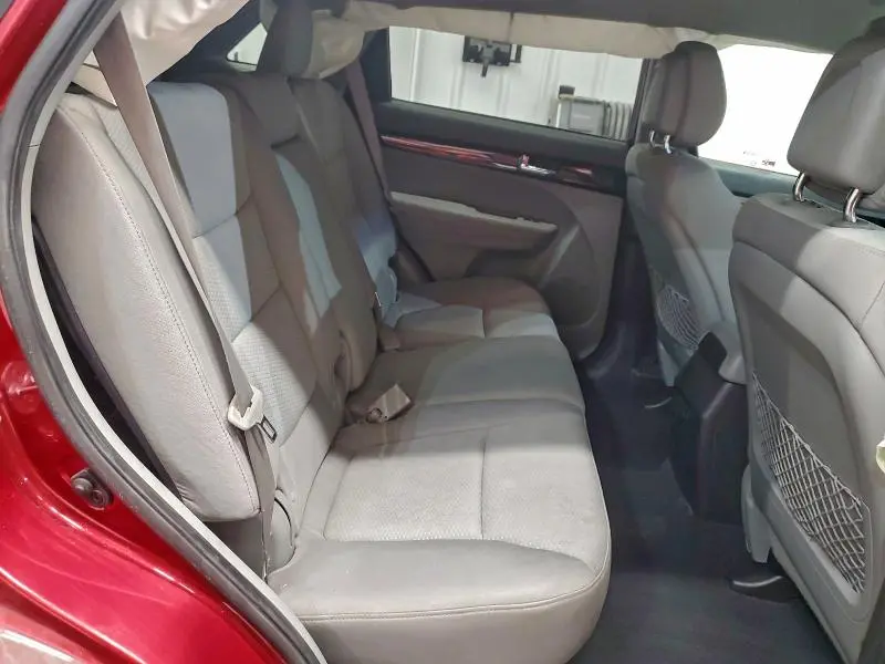 2011 KIA SORENTO BASE  