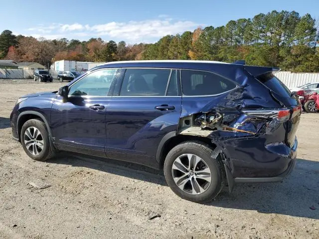 2022 TOYOTA HIGHLANDER XLE  