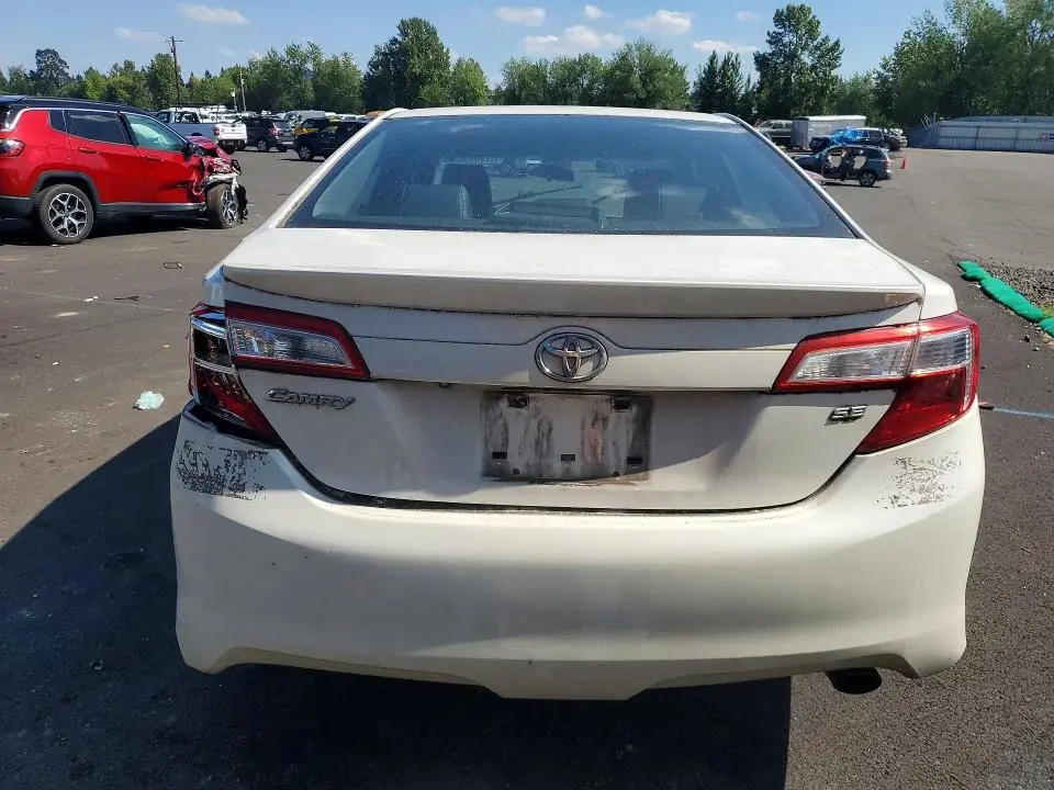 2014 TOYOTA CAMRY SE  