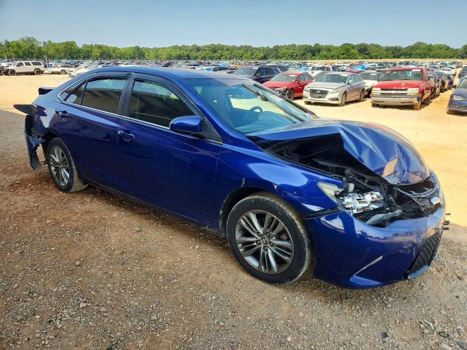 2015 TOYOTA CAMRY SE  