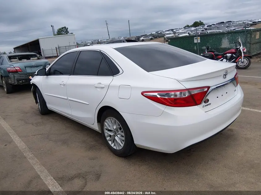 2016 TOYOTA CAMRY LE