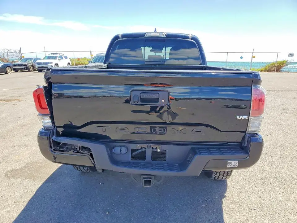 2020 TOYOTA TACOMA SR5 V6  