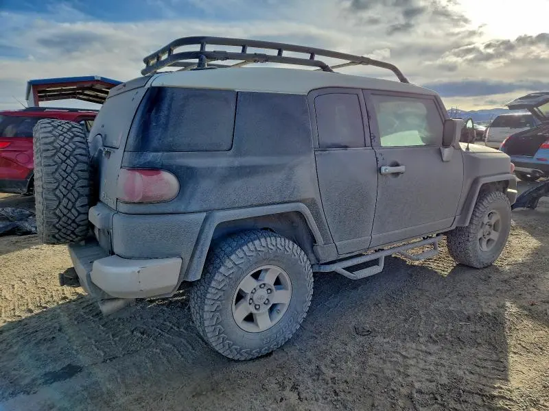 2010 TOYOTA FJ CRUISER   